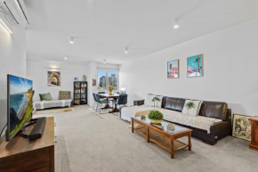Contemporary 2-Bed with Stunning City Views